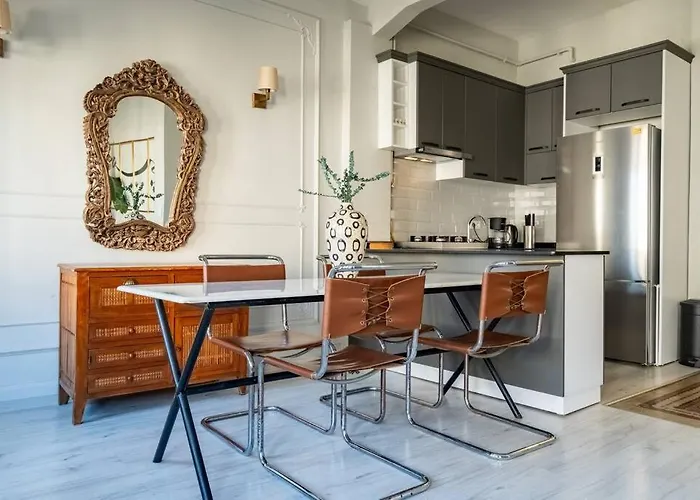 Historical 2-Bedroom Apartment