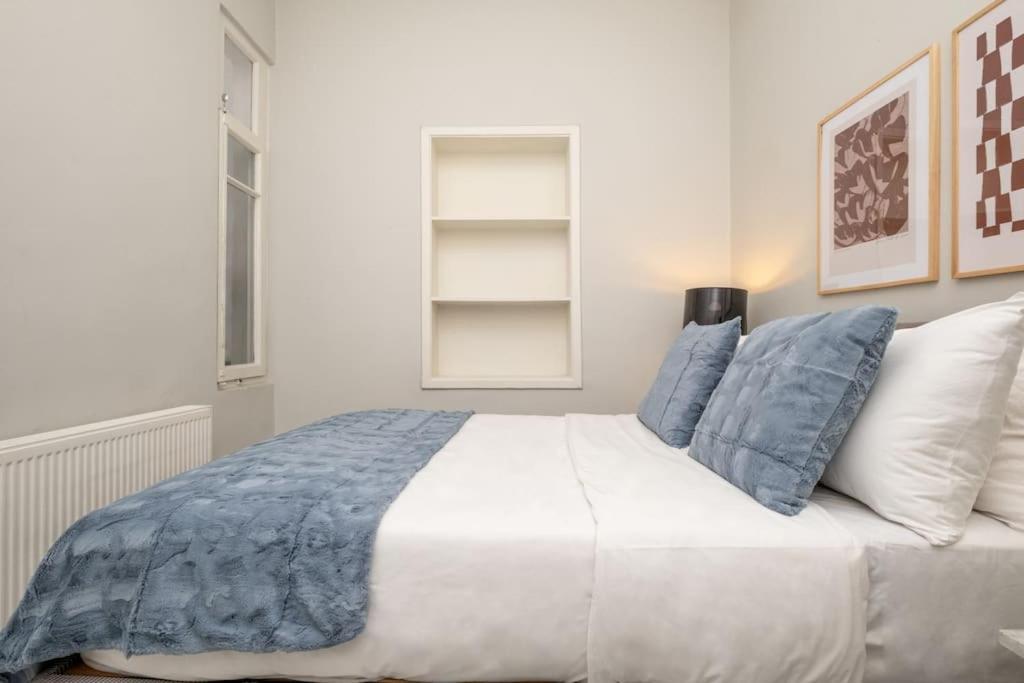 Historical 2-bedroom Daire